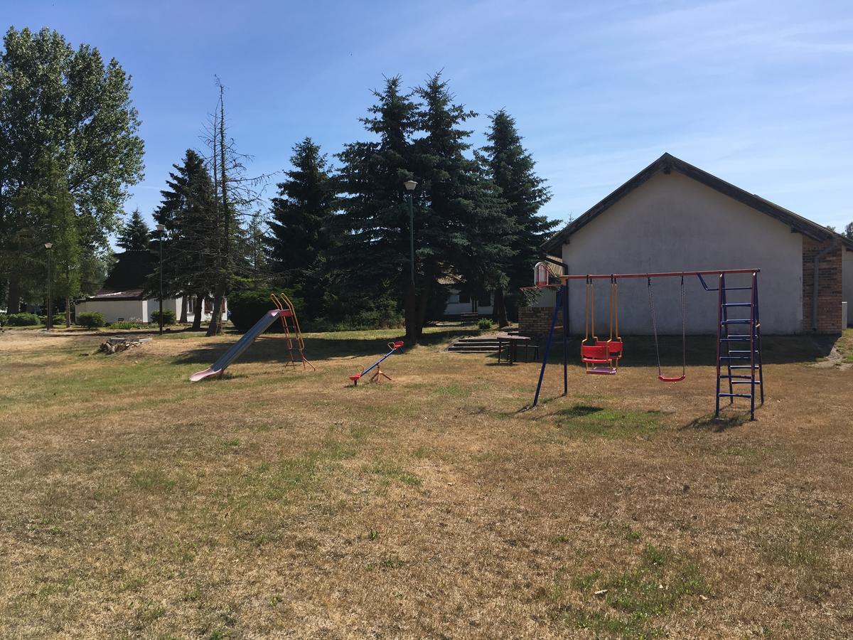 奥罗德克多米诺山林小屋 德兹维济诺 外观 照片